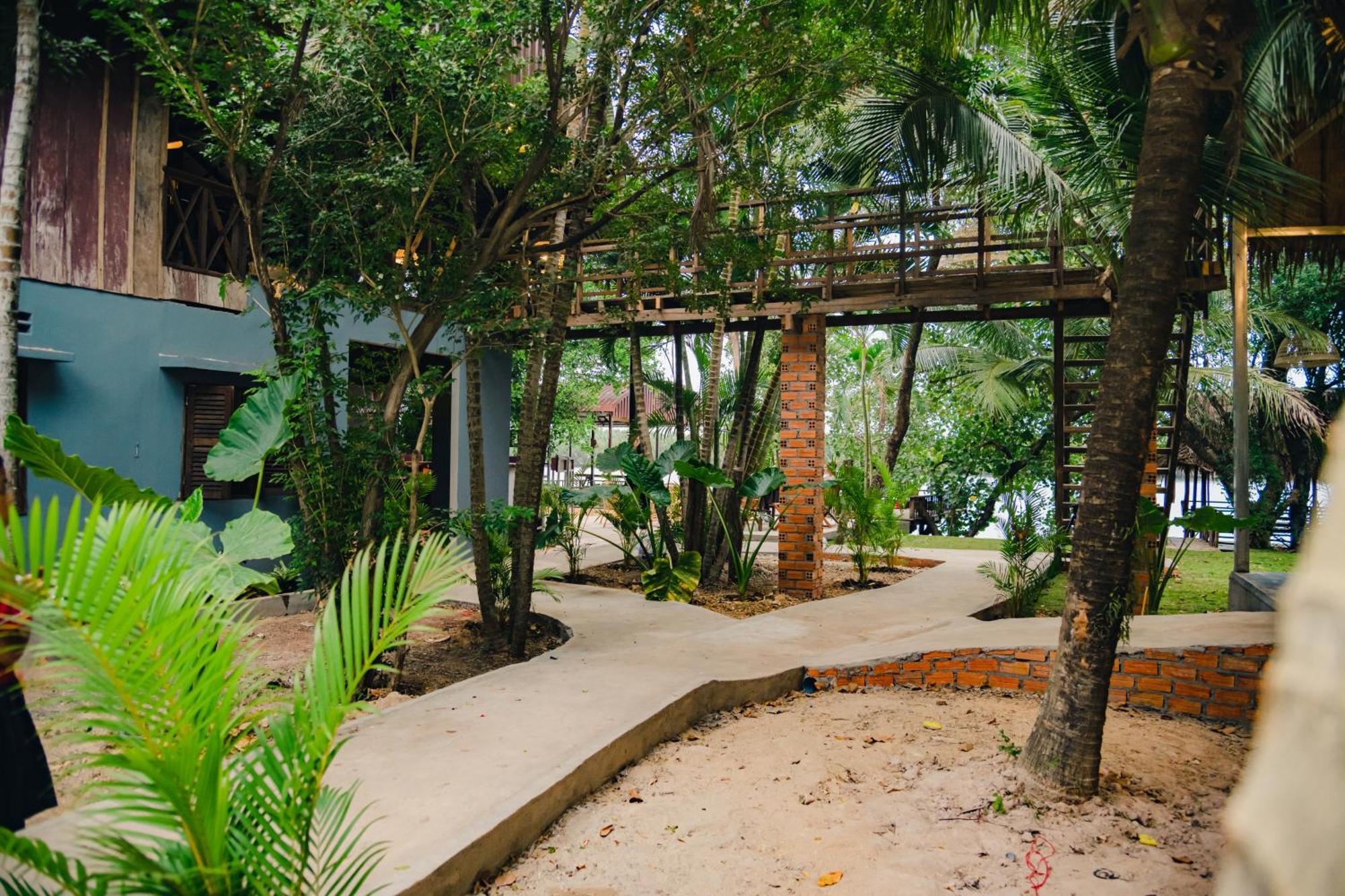 Banyan Tree Hostel كامبوت المظهر الخارجي الصورة